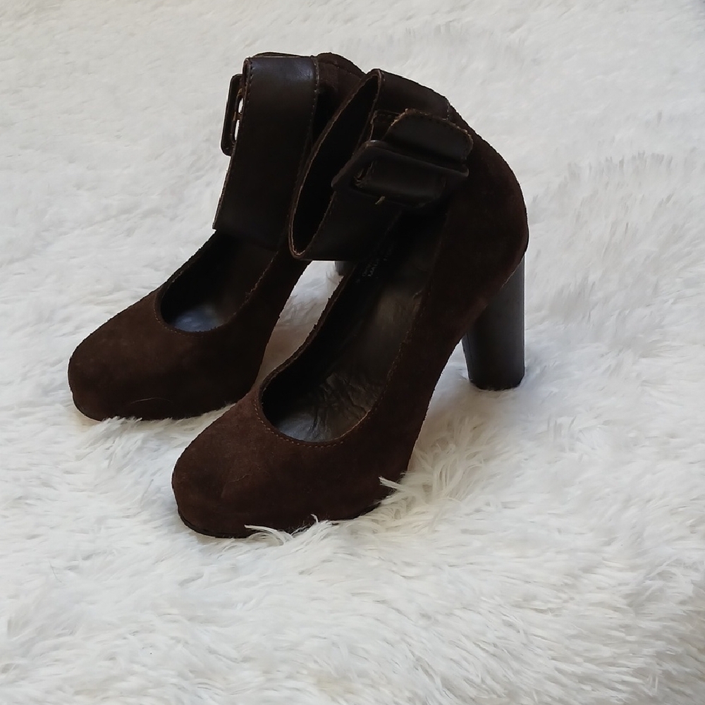 L.L. Bean Dark Brown Women's Ankle Strap‎  Heels Size 6.5 M